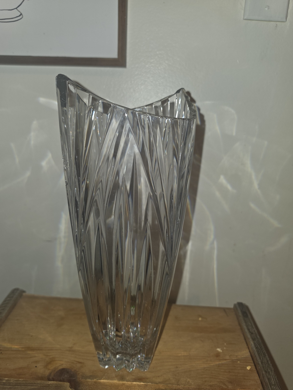 Clear Crystal-Look Decorative Vase - Elegant White-Clear Accent